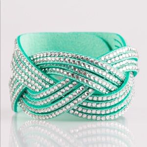 NWT Paparazzi Snap Bracelet